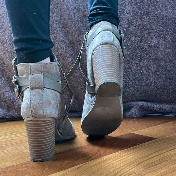 Light gray suede SM New York 3inch heeled boots. - Picture 3 of 4